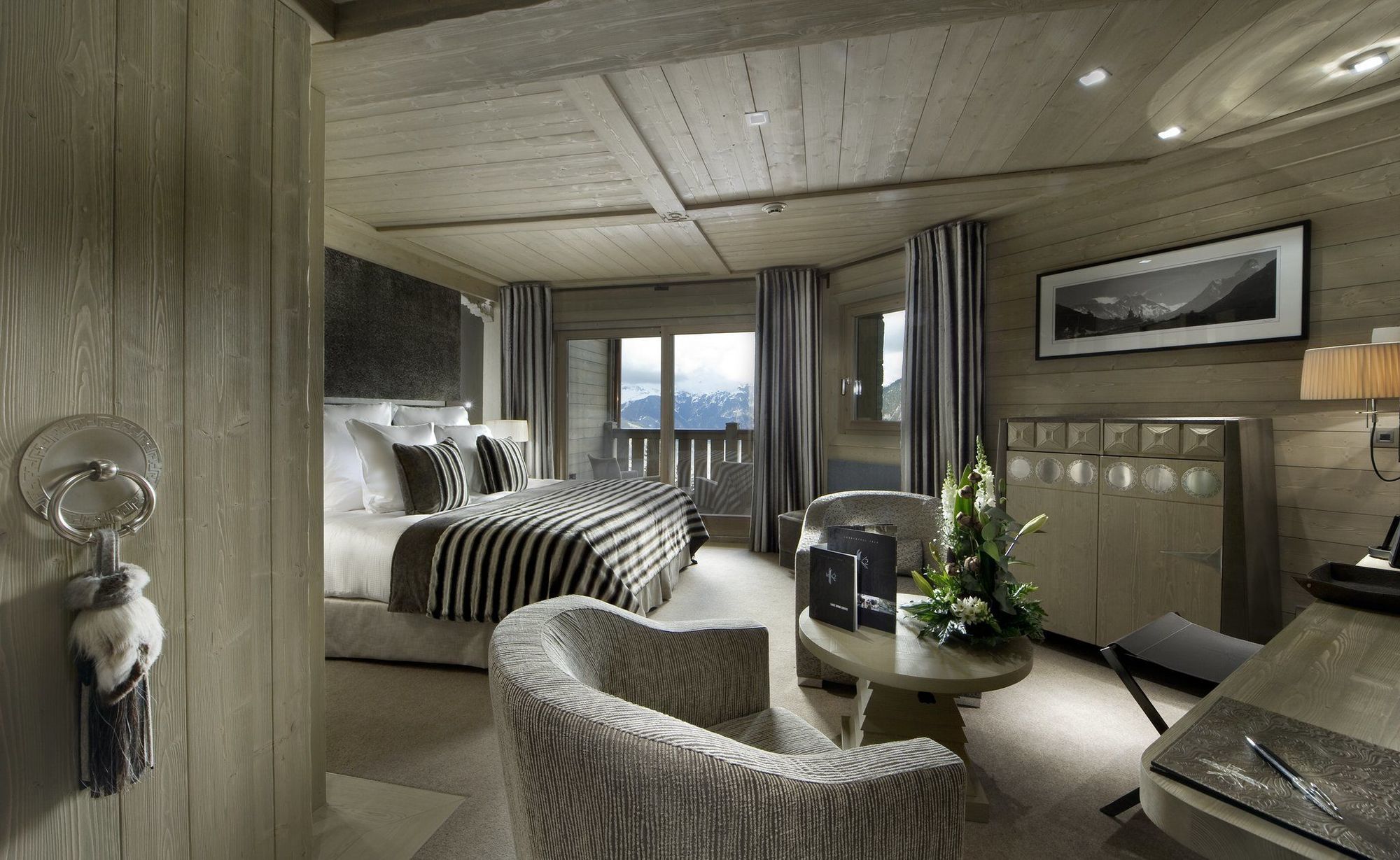 Hotel Le K2 Palace คูร์เชอแวล ภายนอก รูปภาพ